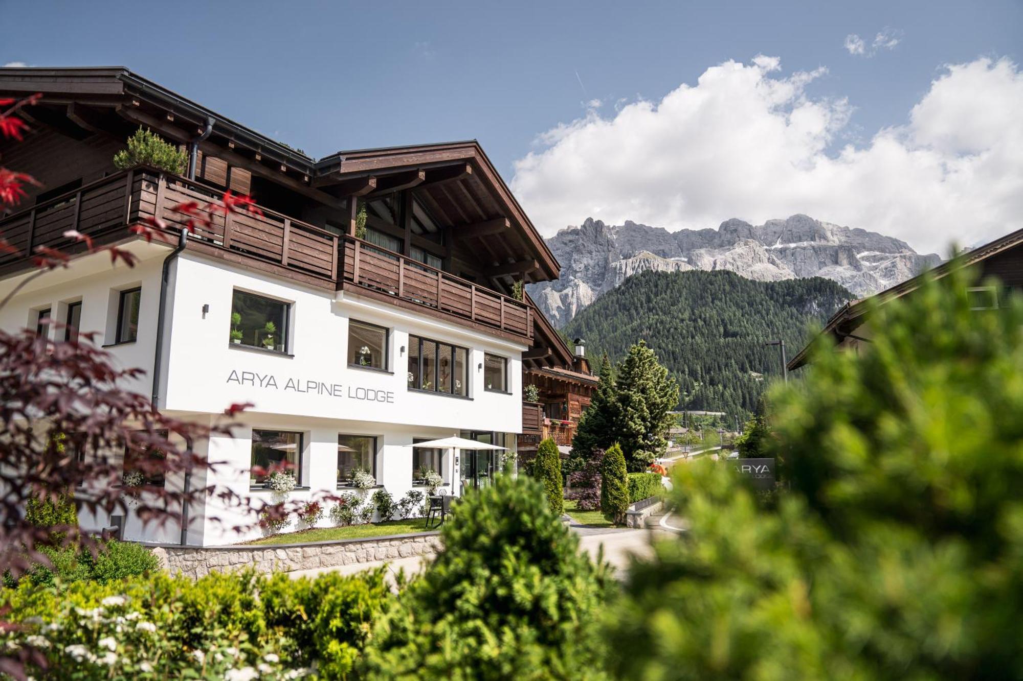Arya Alpine Lodge セルヴァ・ディ・ヴァル・ガルデーナ エクステリア 写真