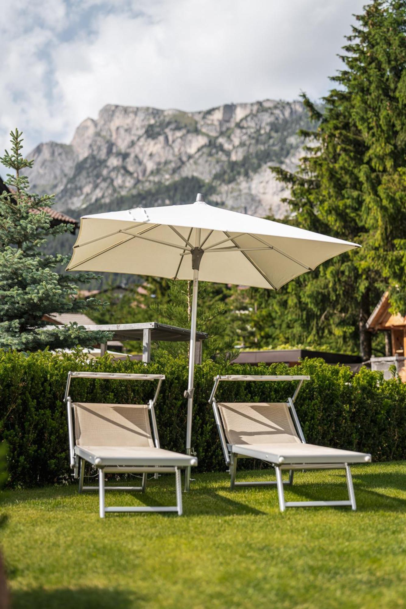 Arya Alpine Lodge セルヴァ・ディ・ヴァル・ガルデーナ エクステリア 写真