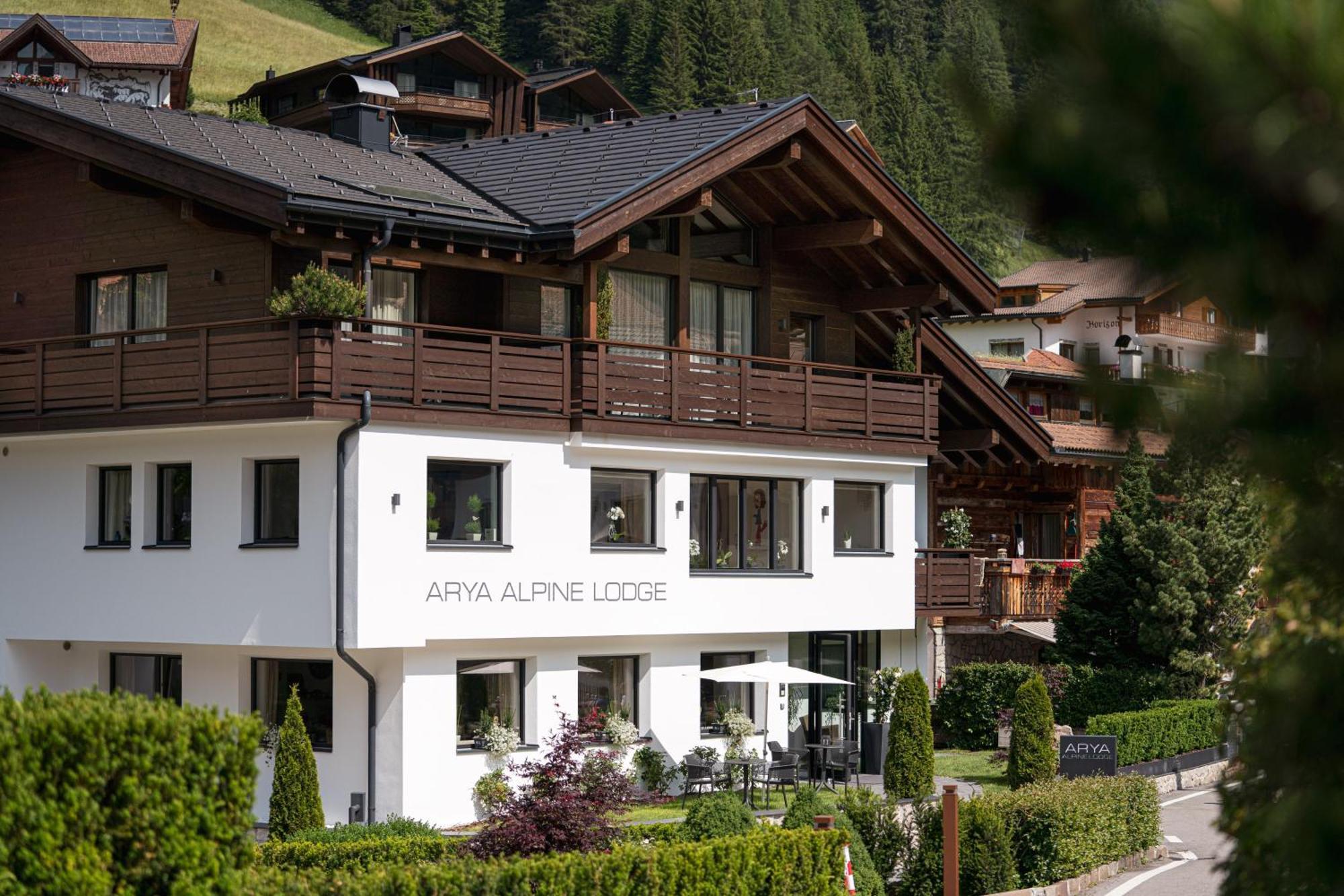 Arya Alpine Lodge セルヴァ・ディ・ヴァル・ガルデーナ エクステリア 写真