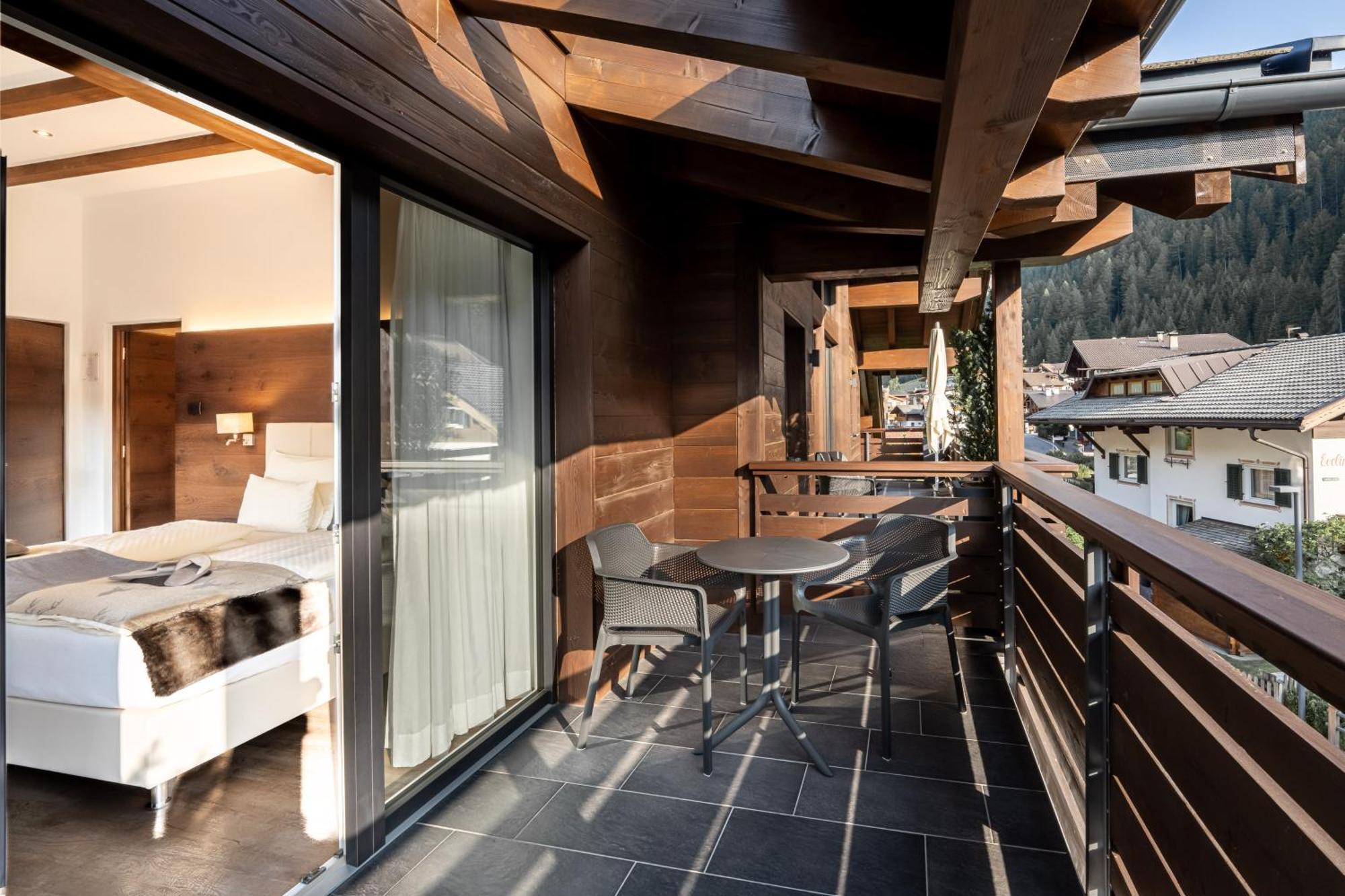 Arya Alpine Lodge セルヴァ・ディ・ヴァル・ガルデーナ エクステリア 写真