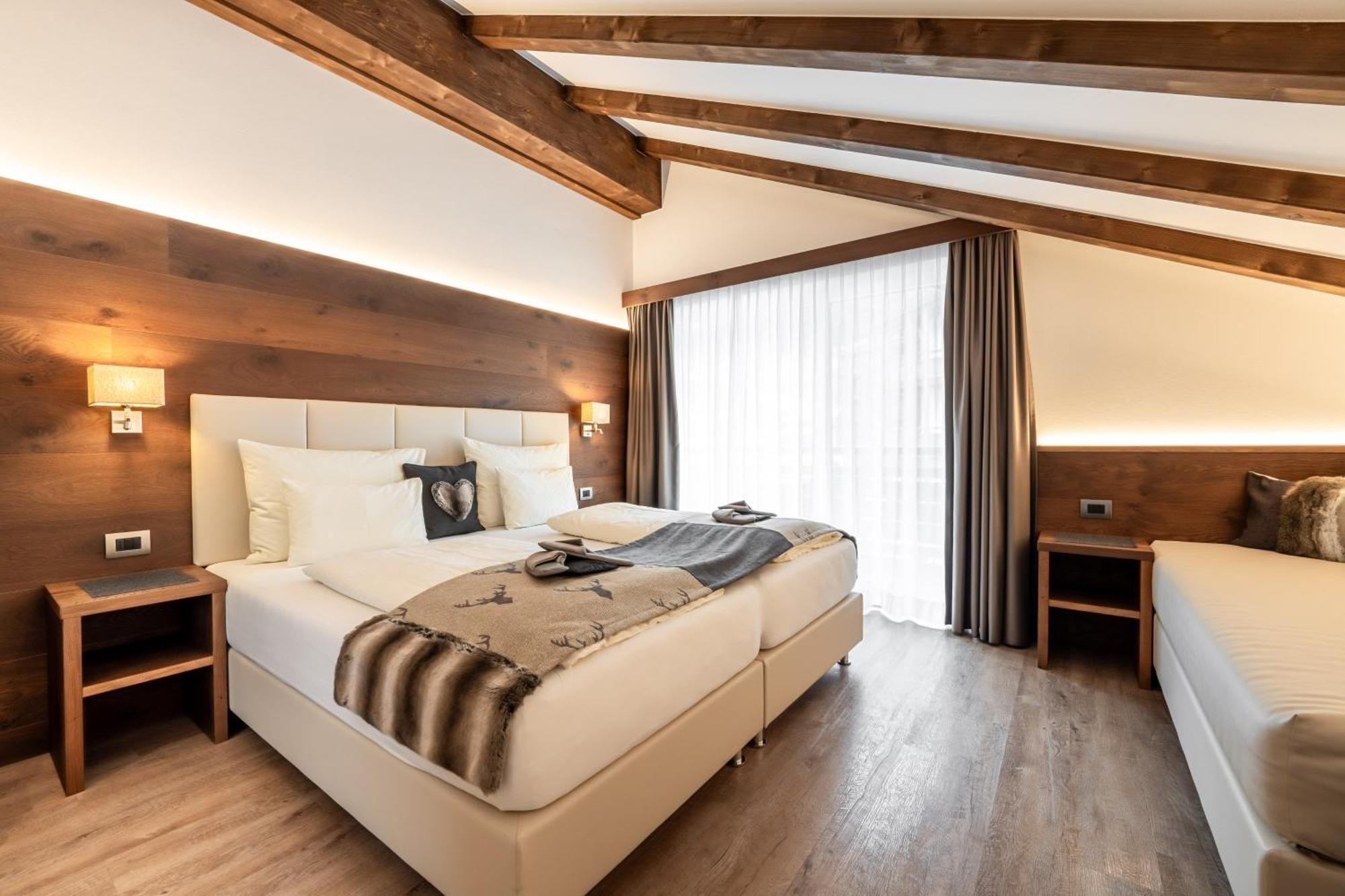 Arya Alpine Lodge セルヴァ・ディ・ヴァル・ガルデーナ エクステリア 写真
