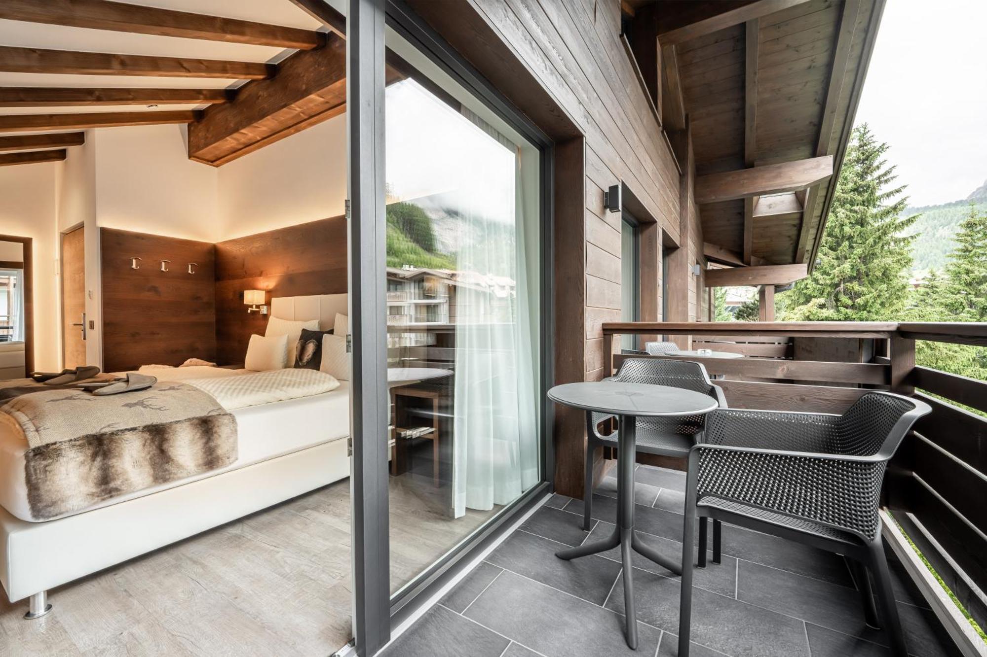 Arya Alpine Lodge セルヴァ・ディ・ヴァル・ガルデーナ エクステリア 写真